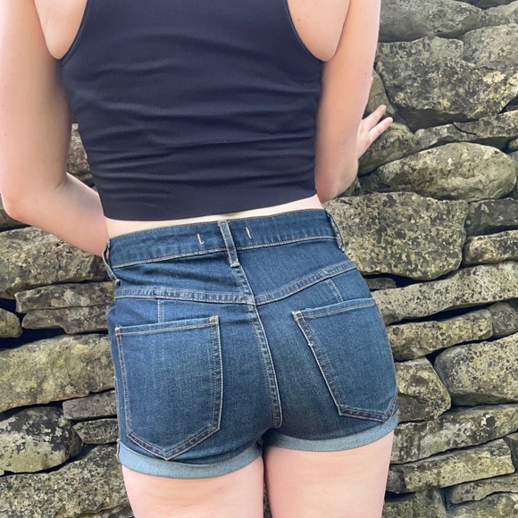 Free People - Lily Cuffed High Rise Shorts - High Waisted Dark Wash -  sz 27 - Picture 11 of 11